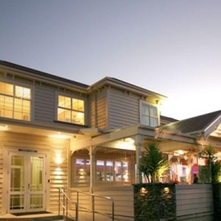 Tuakau Hotel Luaran gambar