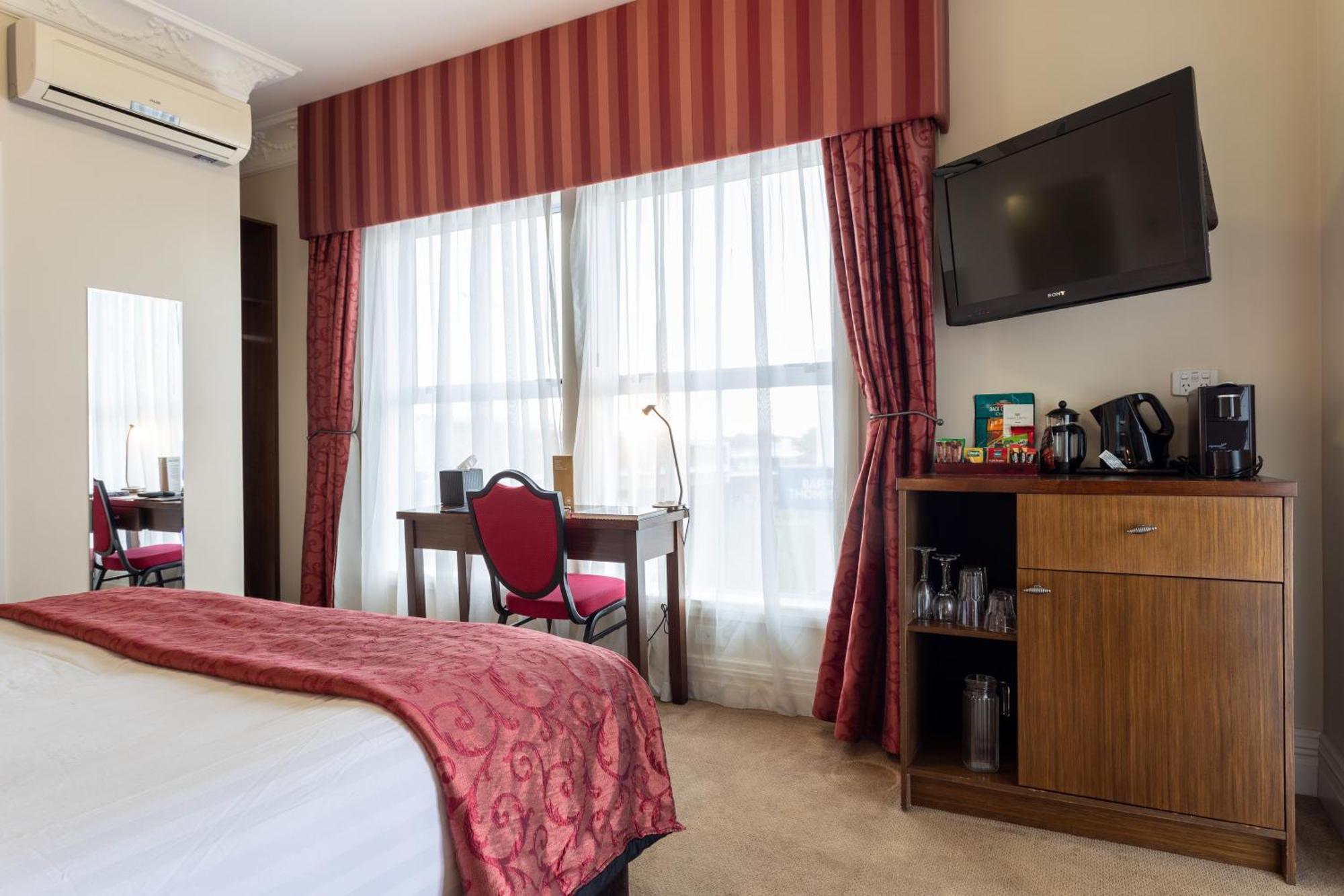 Tuakau Hotel Luaran gambar