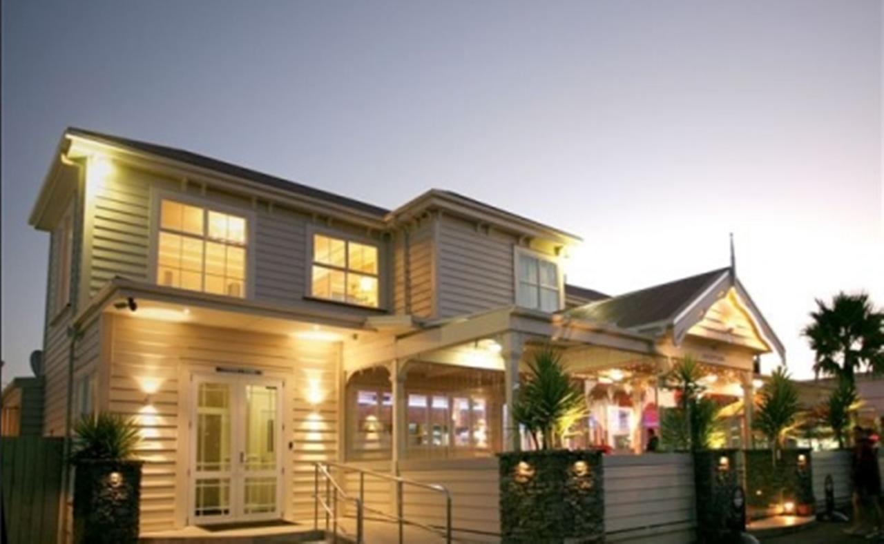 Tuakau Hotel Luaran gambar