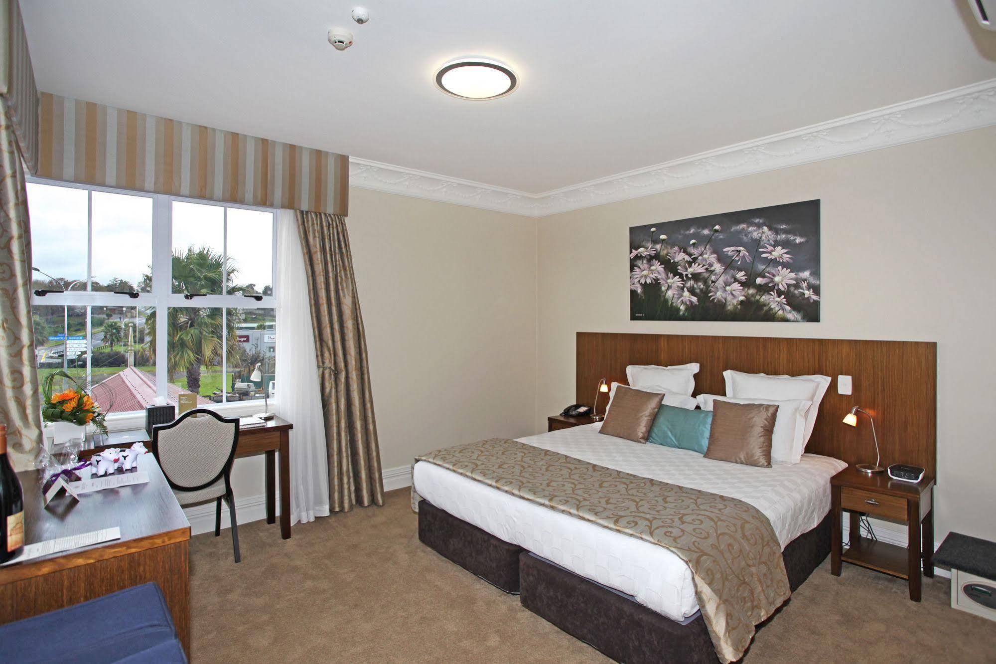Tuakau Hotel Luaran gambar
